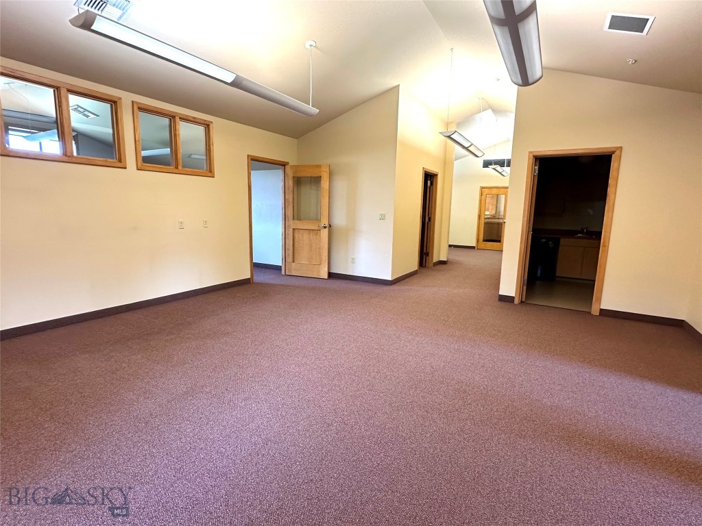 78 Meadow Village E Property Photo 17