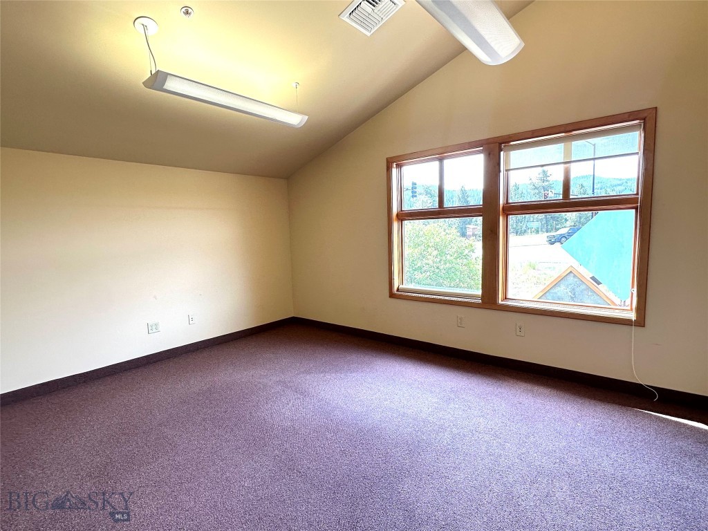 78 Meadow Village E Property Photo 18