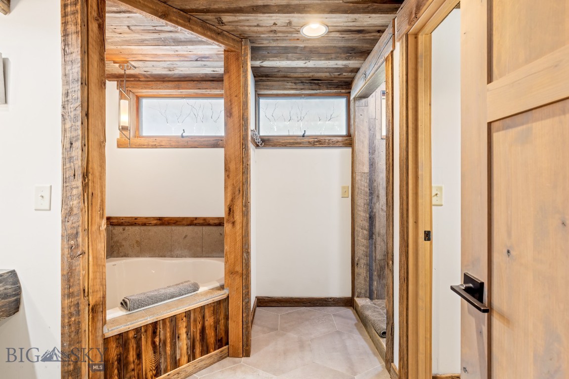 1005 Scott Street W Property Photo 19