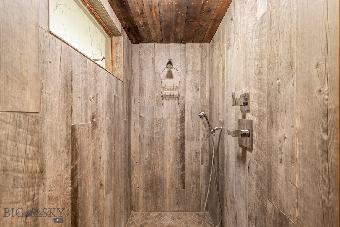 1005 Scott Street W Property Photo 20