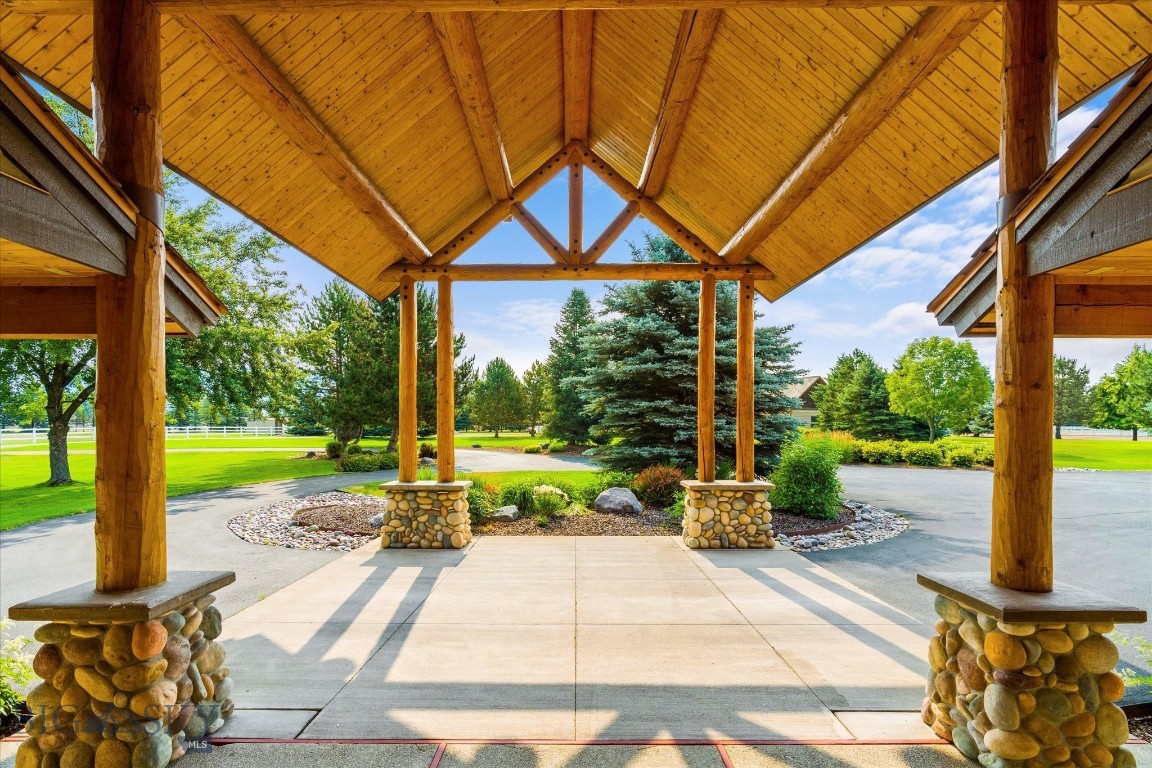 360 Tetrault Road Property Photo 10