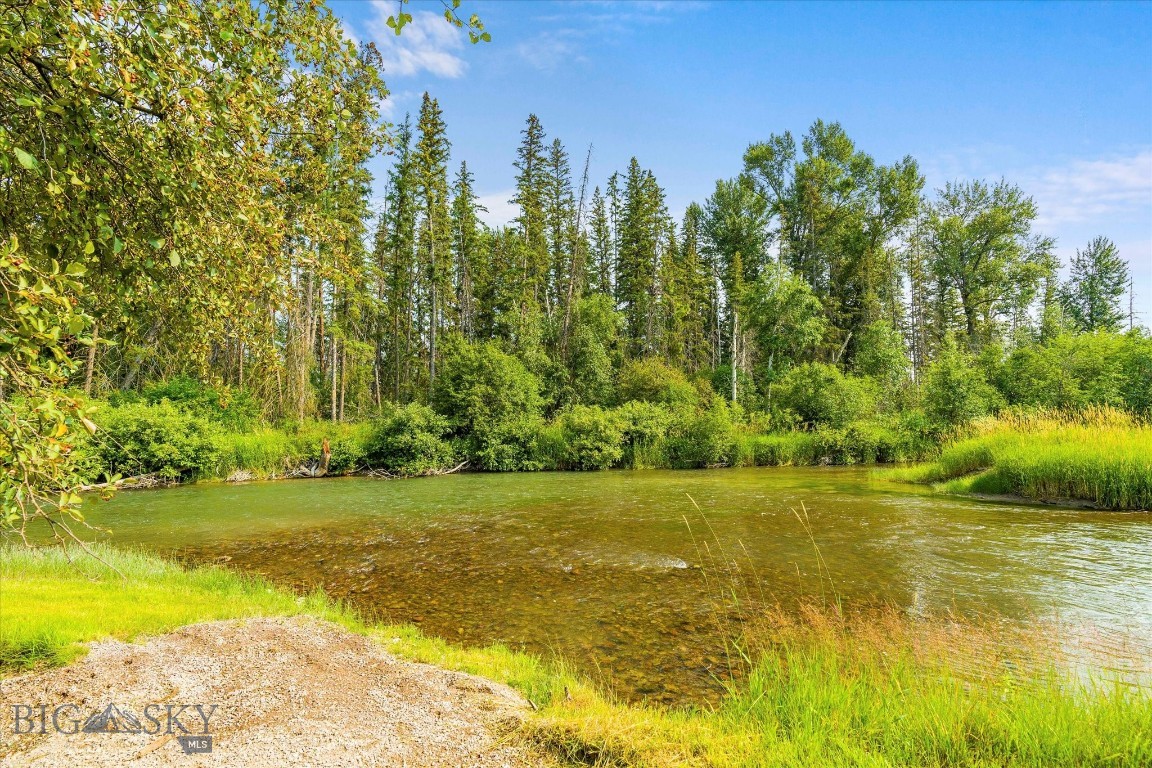 360 Tetrault Road Property Photo 15