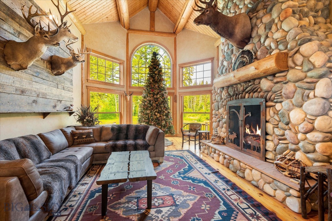 360 Tetrault Road Property Photo 40