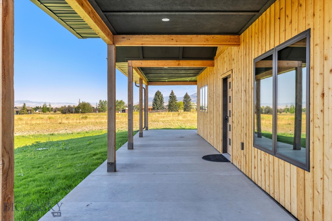 6111 Springhill Road Property Photo 5