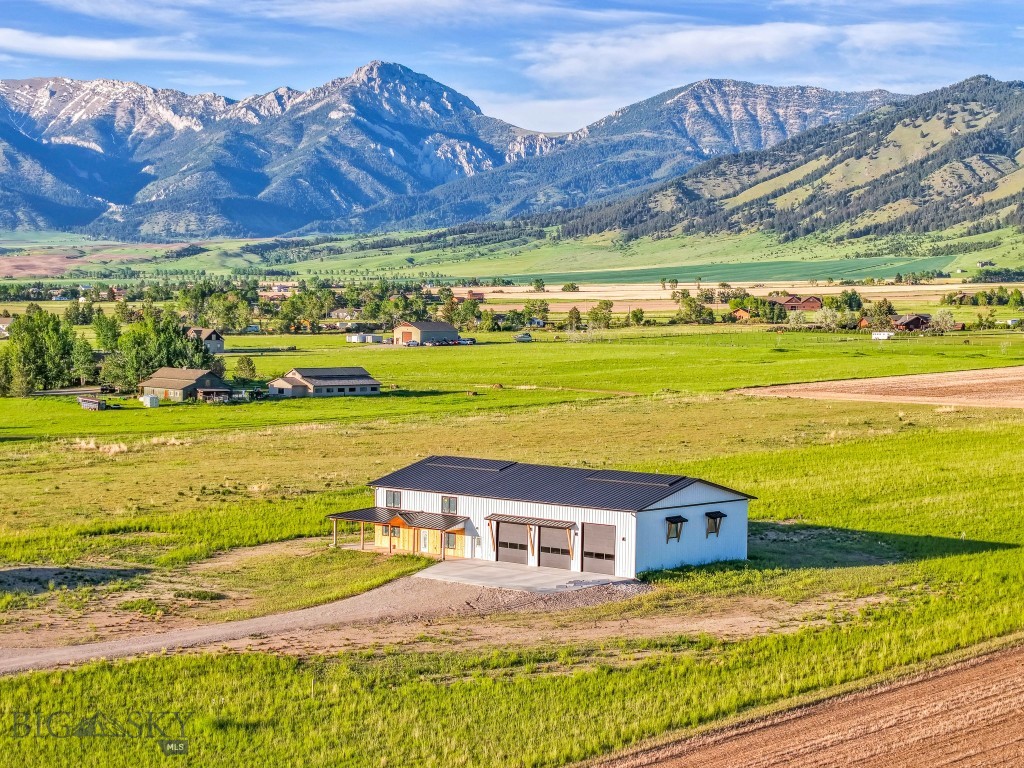 6111 Springhill Road Property Photo 6