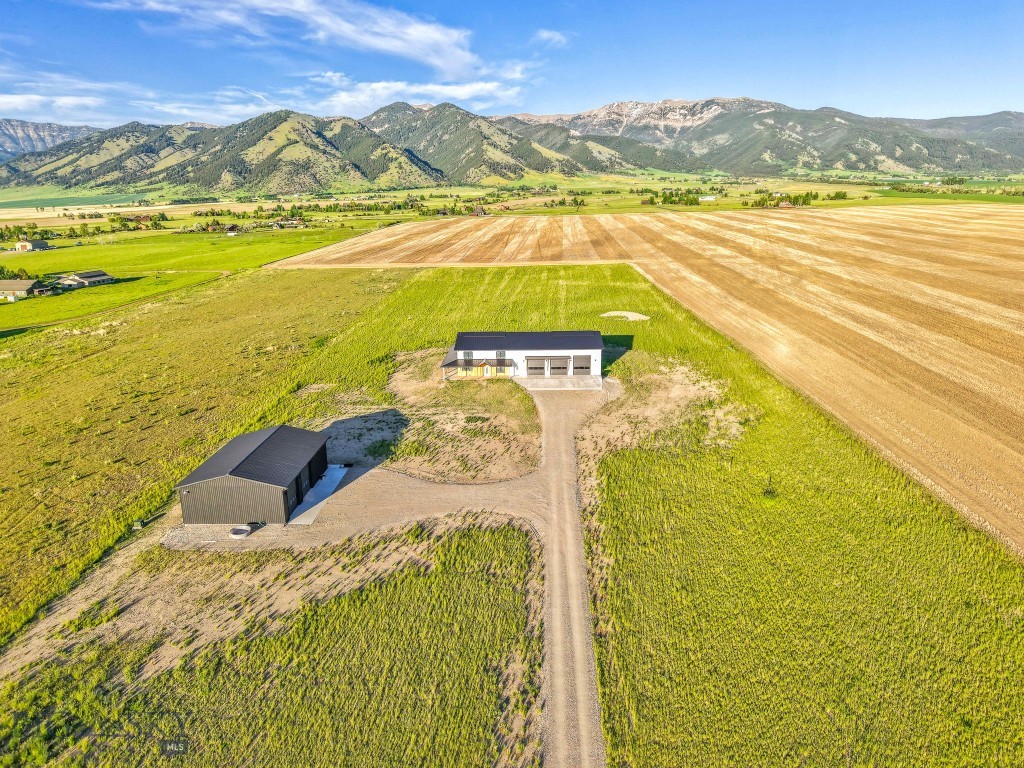 6111 Springhill Road Property Photo 7