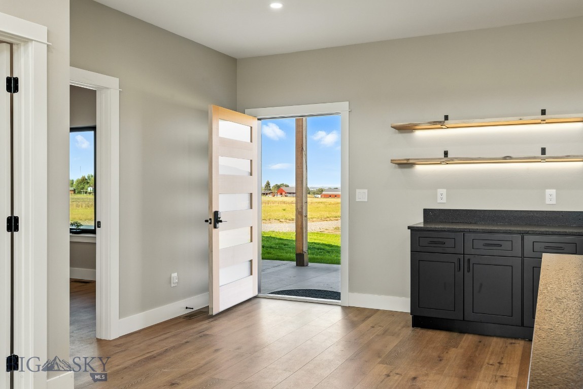 6111 Springhill Road Property Photo 8