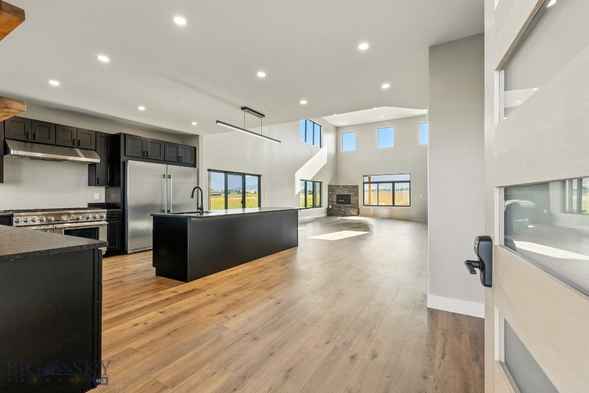 6111 Springhill Road Property Photo 9