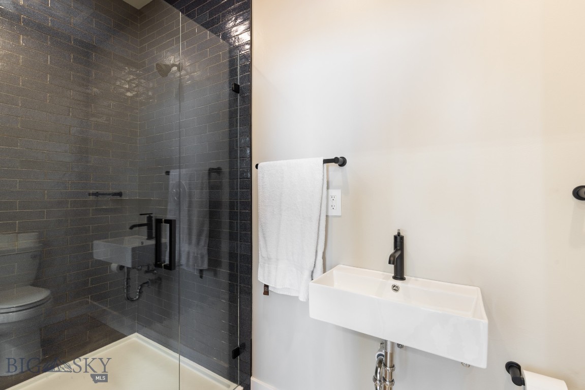 6111 Springhill Road Property Photo 56