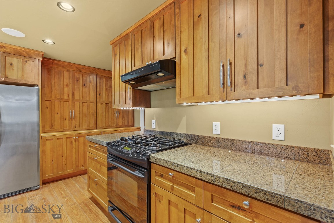 284 Annie Glade Property Photo 6