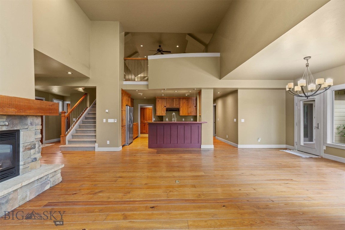 284 Annie Glade Property Photo 9