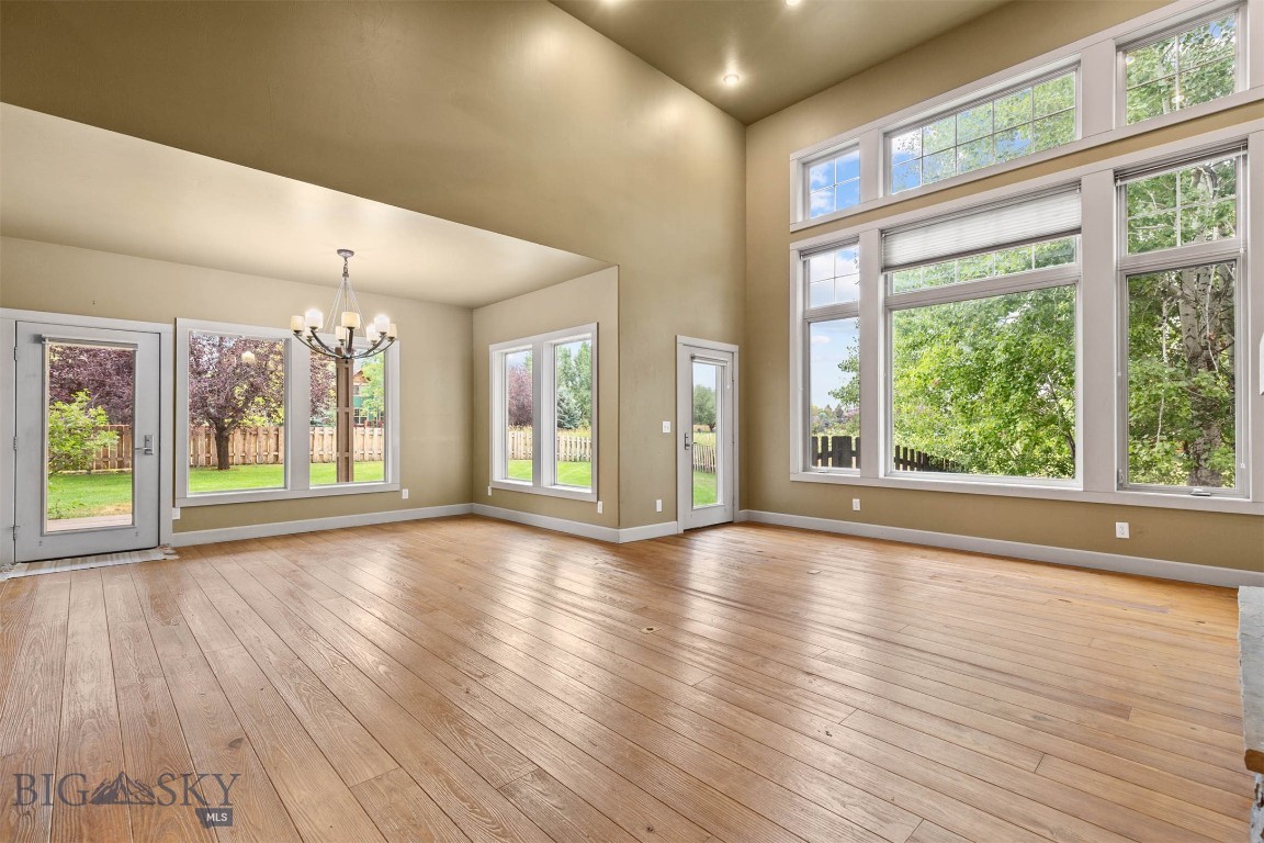 284 Annie Glade Property Photo 13