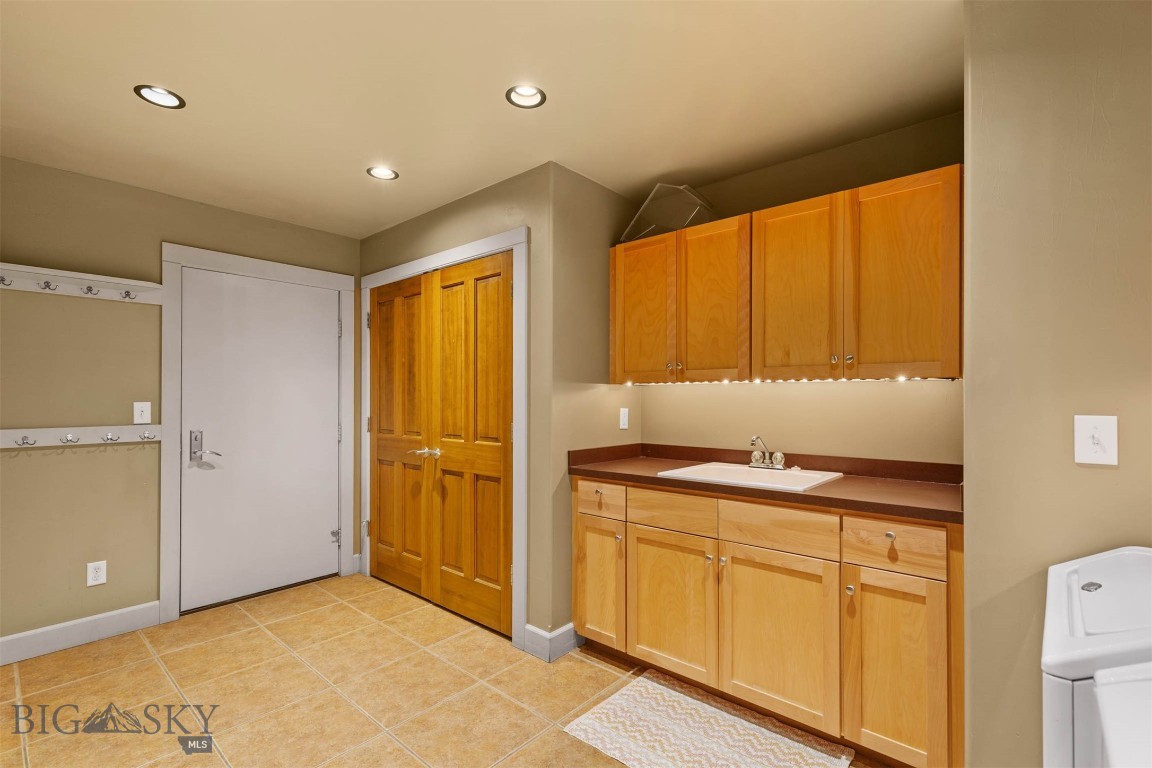 284 Annie Glade Property Photo 32