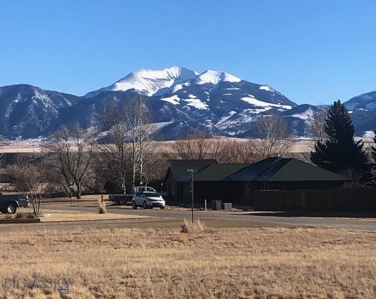 440 Beaverhead St Property Photo 3