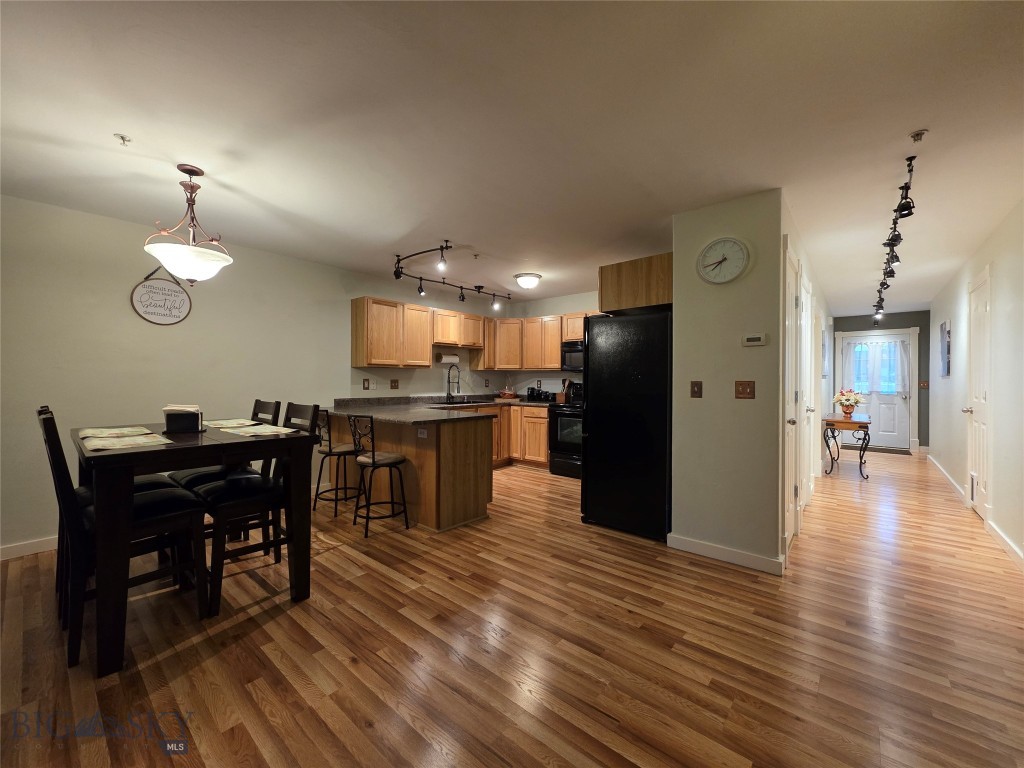 1124 Cruiser Lane J Property Photo 1