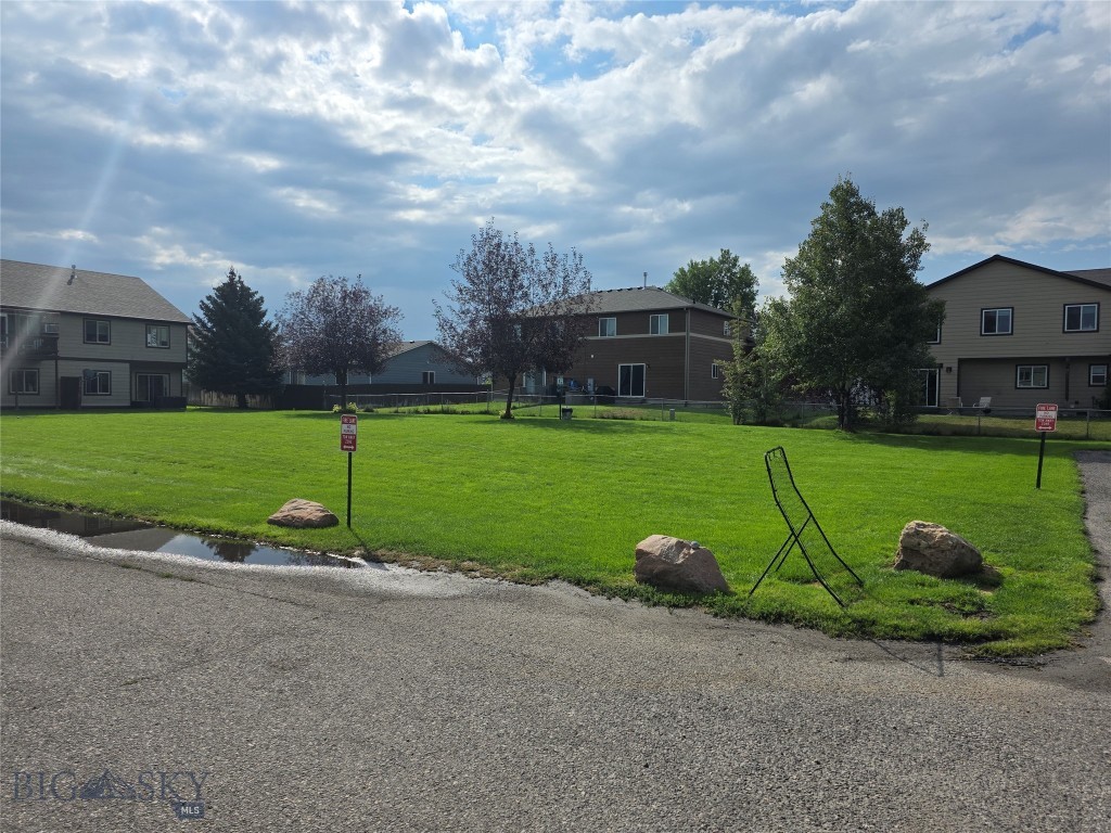 1124 Cruiser Lane J Property Photo 4