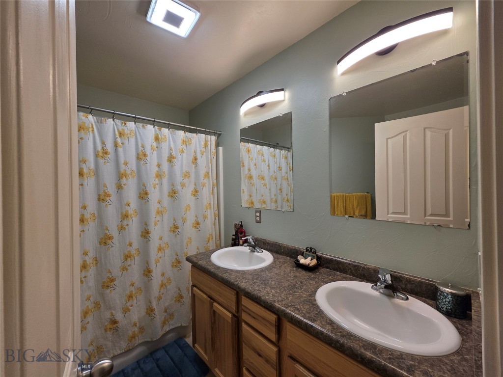 1124 Cruiser Lane J Property Photo 8