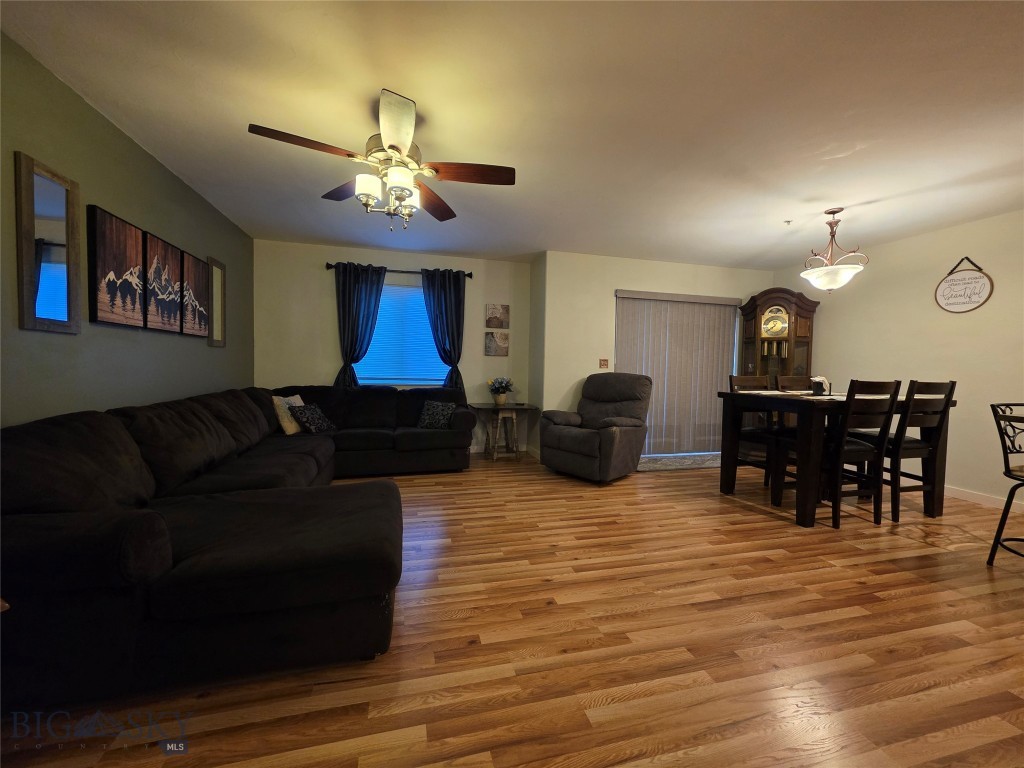 1124 Cruiser Lane J Property Photo 16