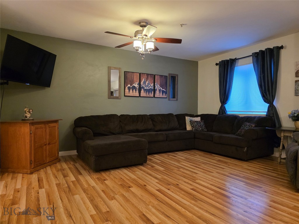 1124 Cruiser Lane J Property Photo 29