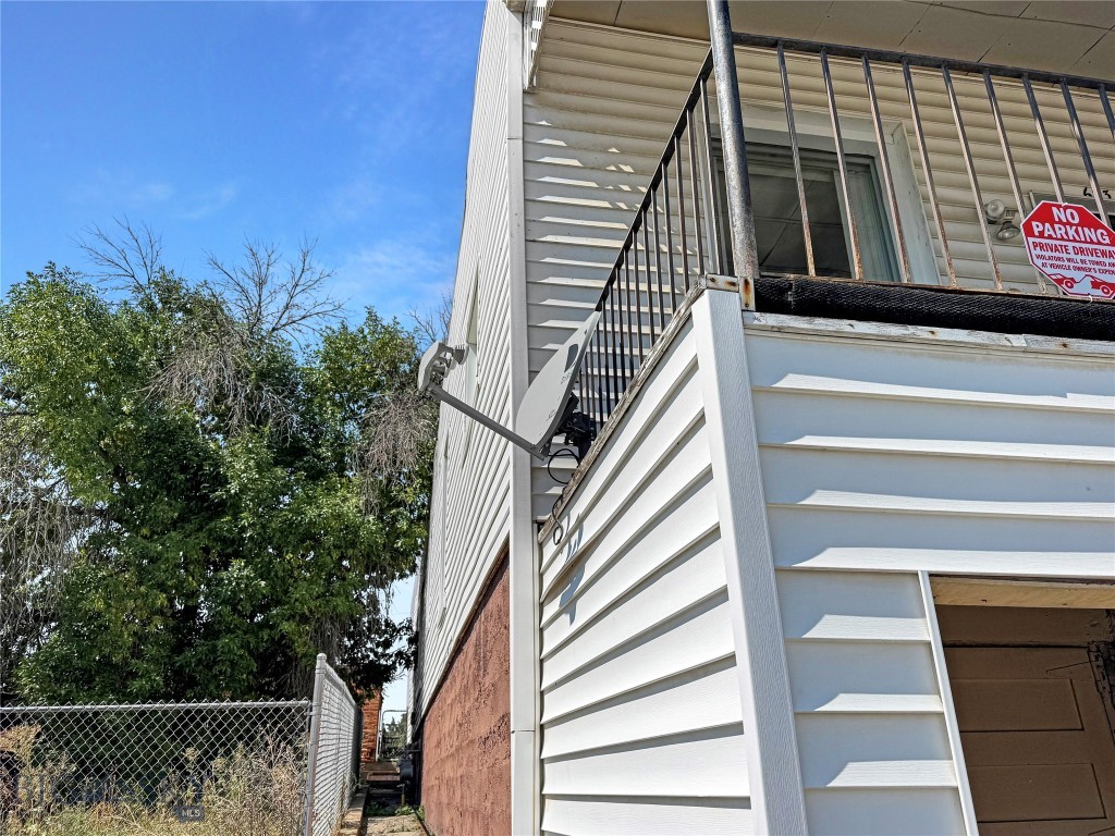 623 S Jackson Property Photo 2