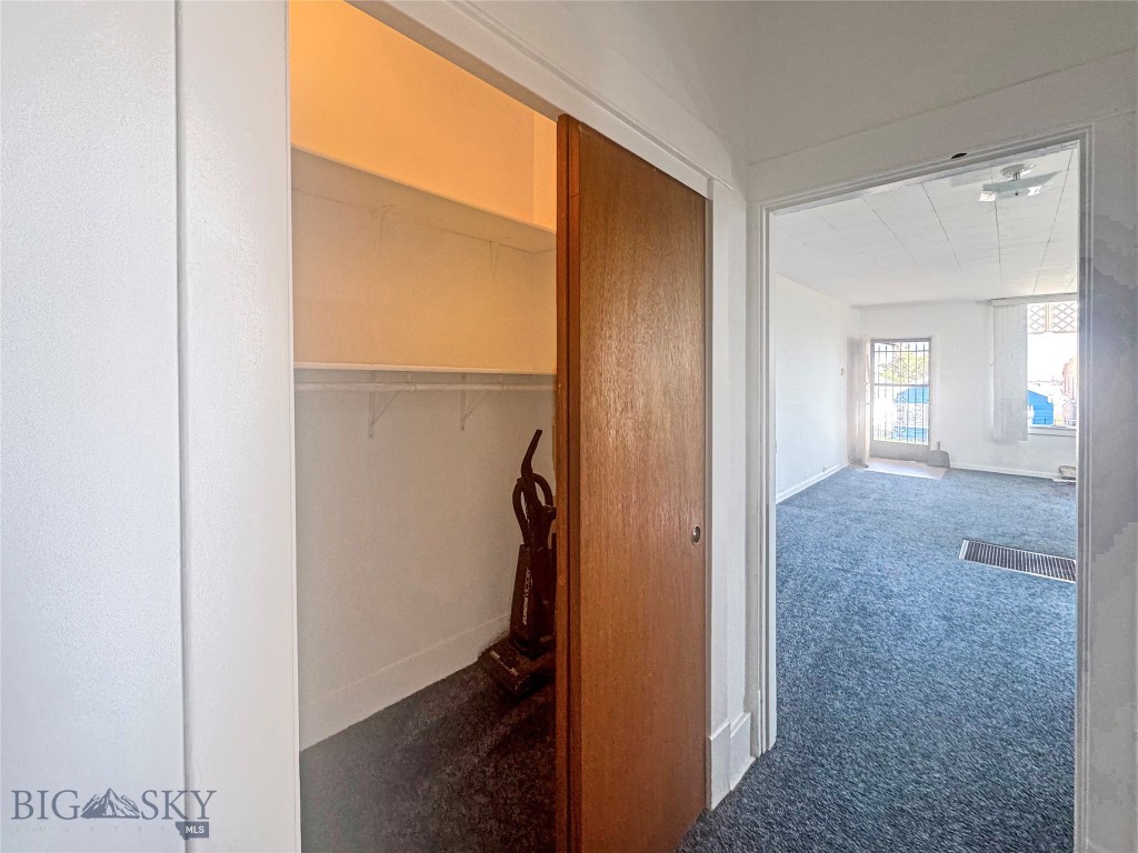 623 S Jackson Property Photo 12