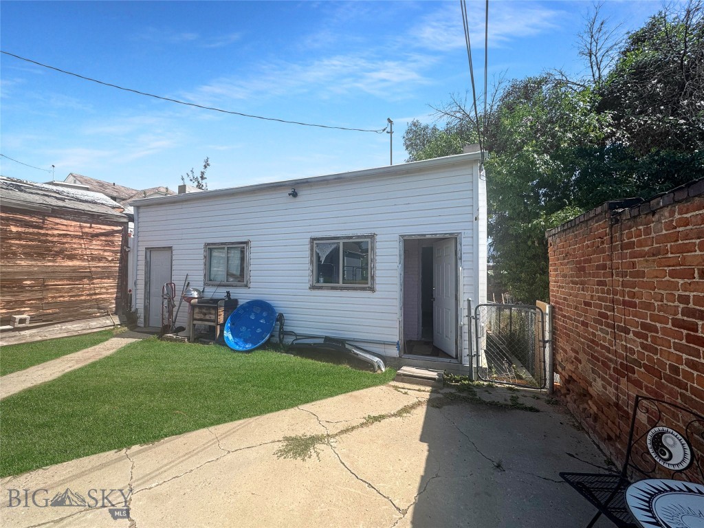 623 S Jackson Property Photo 25