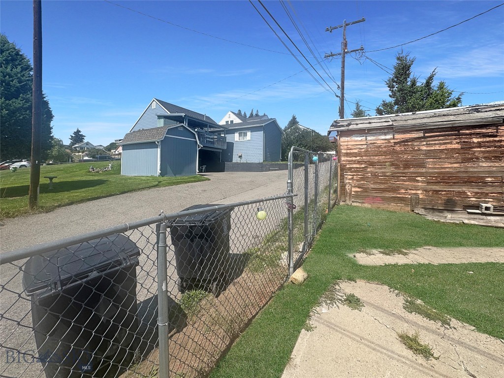 623 S Jackson Property Photo 26