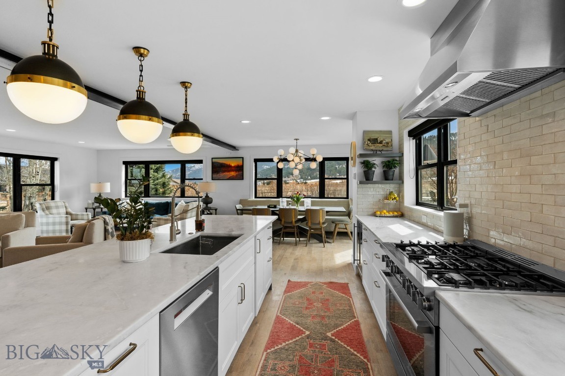 7980 Balsam Property Photo 17