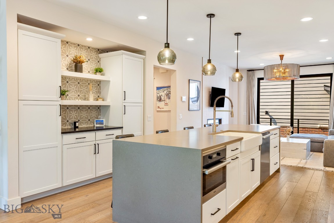 429 N Willson Avenue Property Photo 2