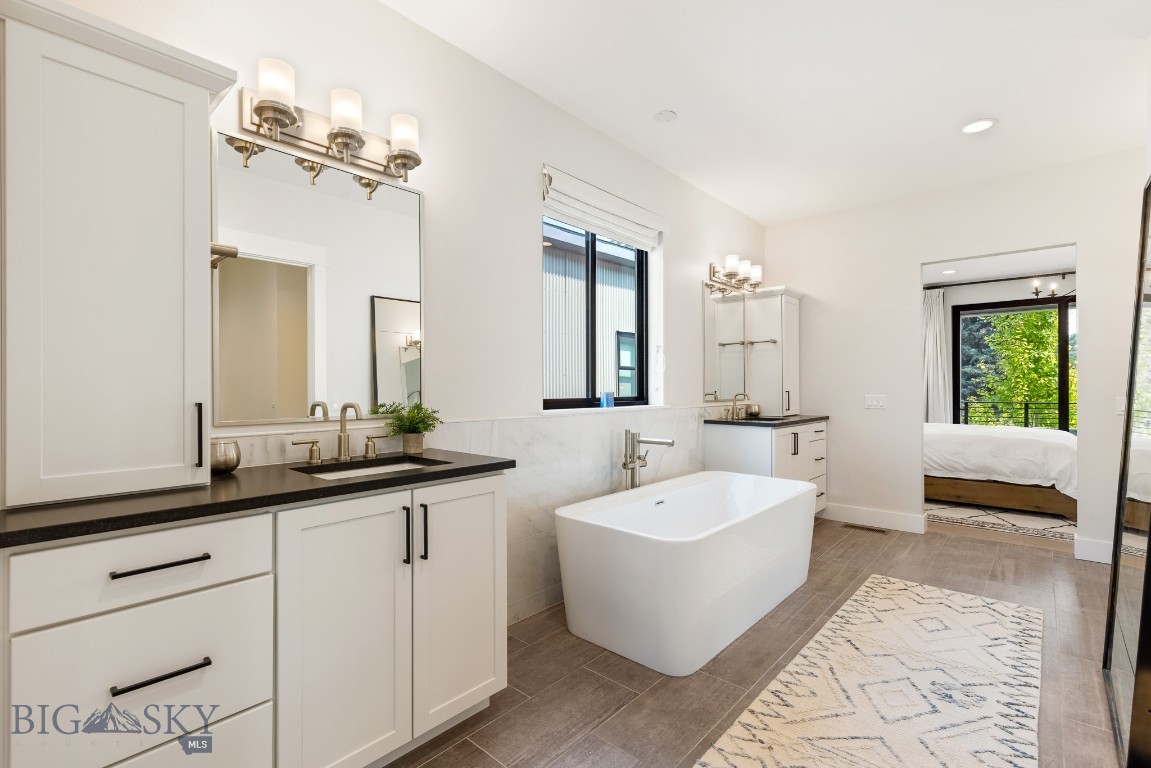 429 N Willson Avenue Property Photo 8