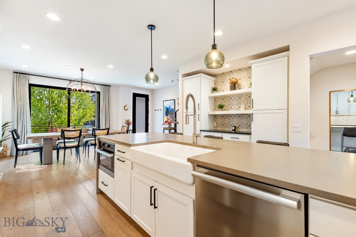 429 N Willson Avenue Property Photo 21