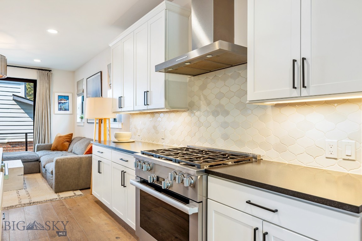 429 N Willson Avenue Property Photo 26