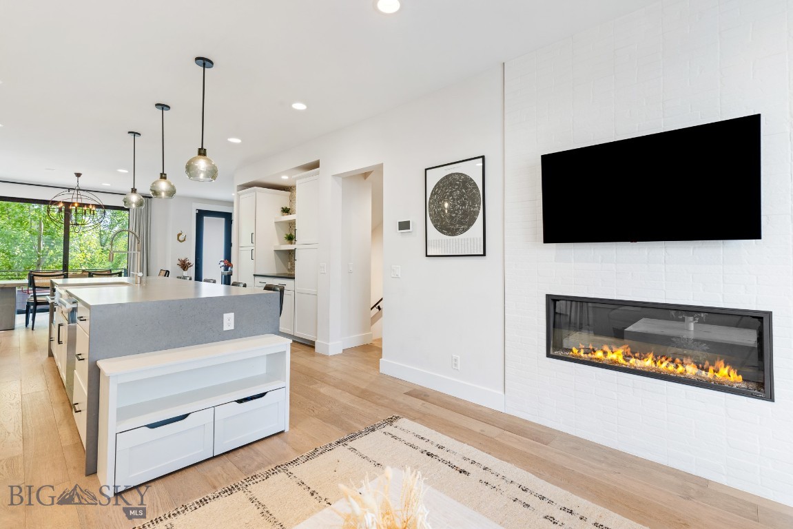 429 N Willson Avenue Property Photo 28