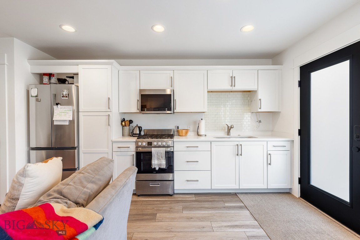 429 N Willson Avenue Property Photo 55