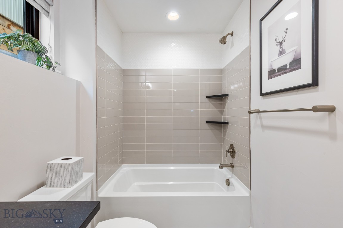 429 N Willson Avenue Property Photo 67