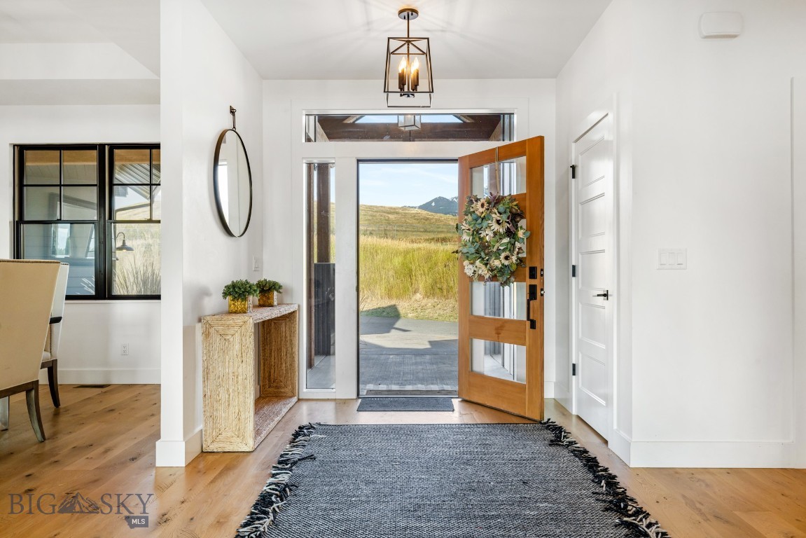 557 St Andrews Property Photo 2