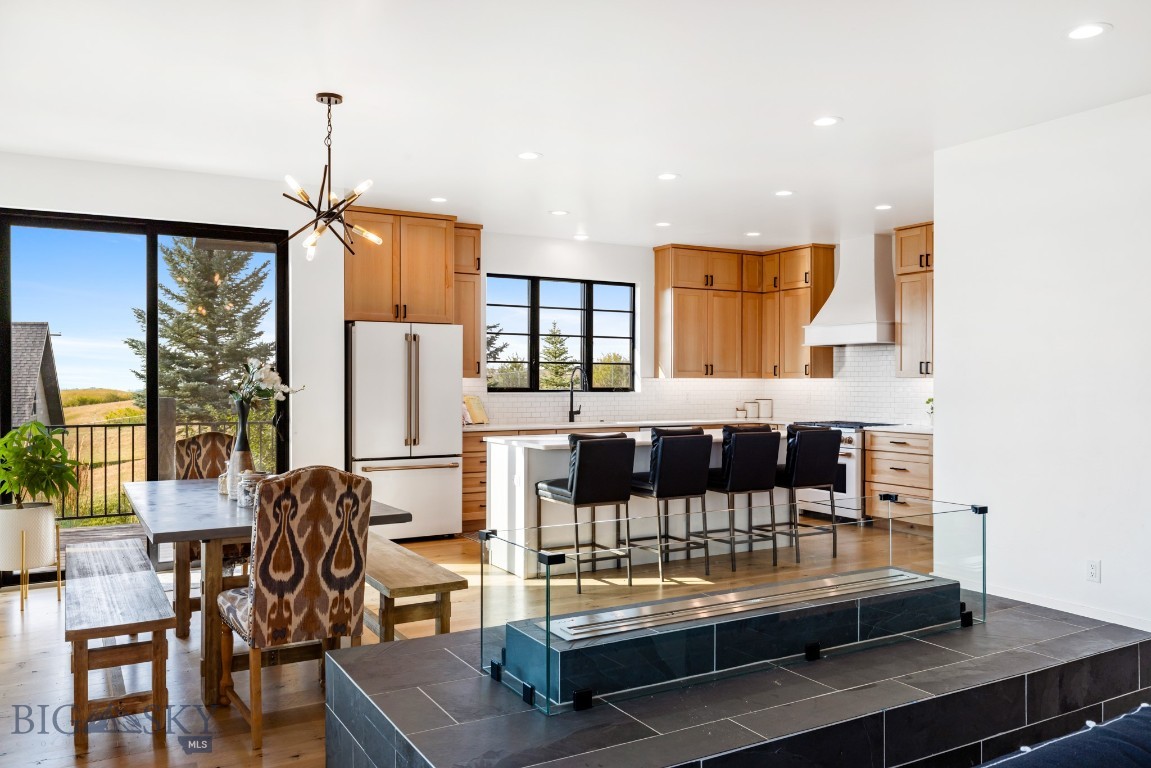 557 St Andrews Property Photo 7