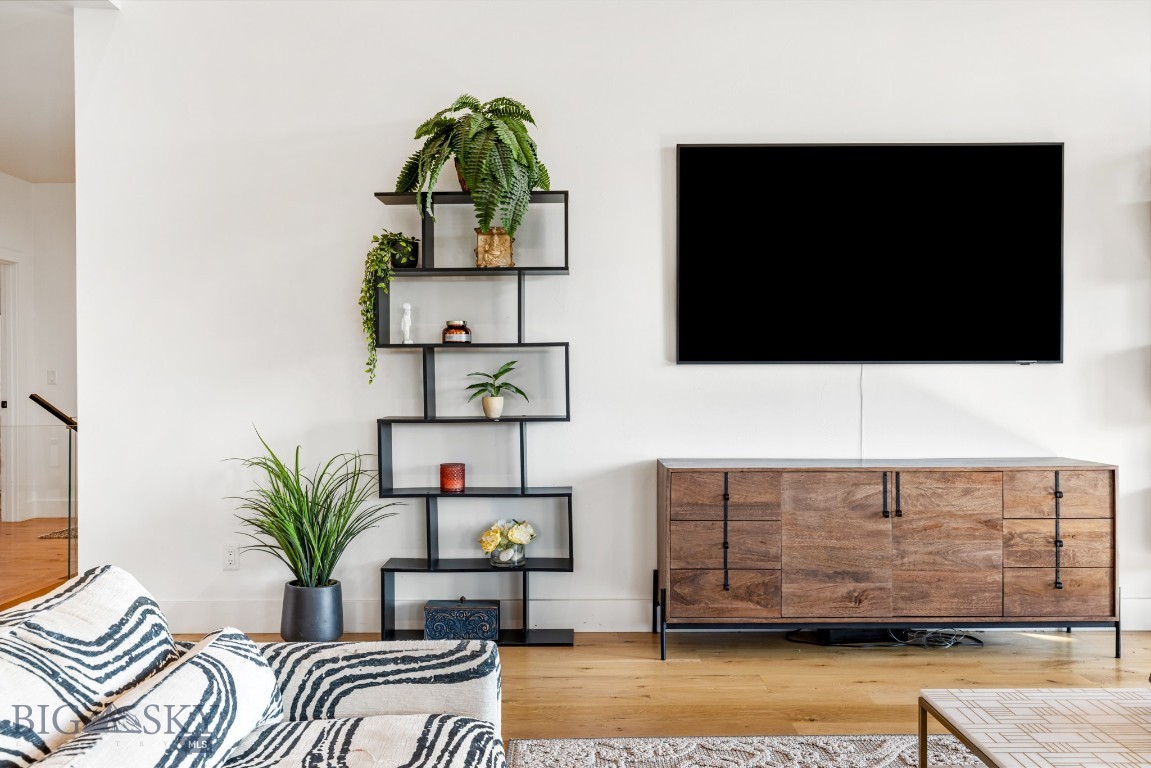 557 St Andrews Property Photo 17