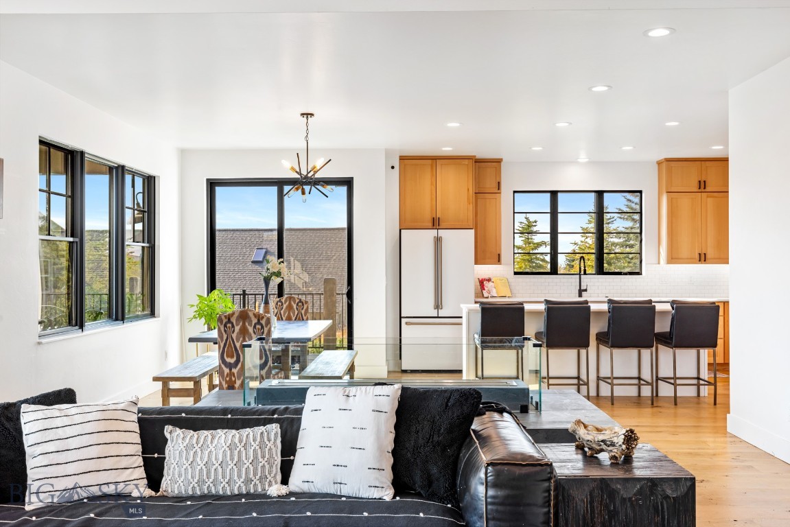 557 St Andrews Property Photo 18