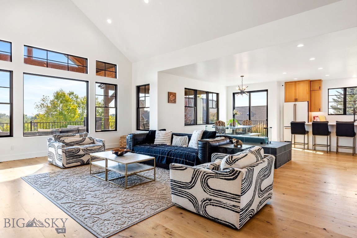 557 St Andrews Property Photo 19