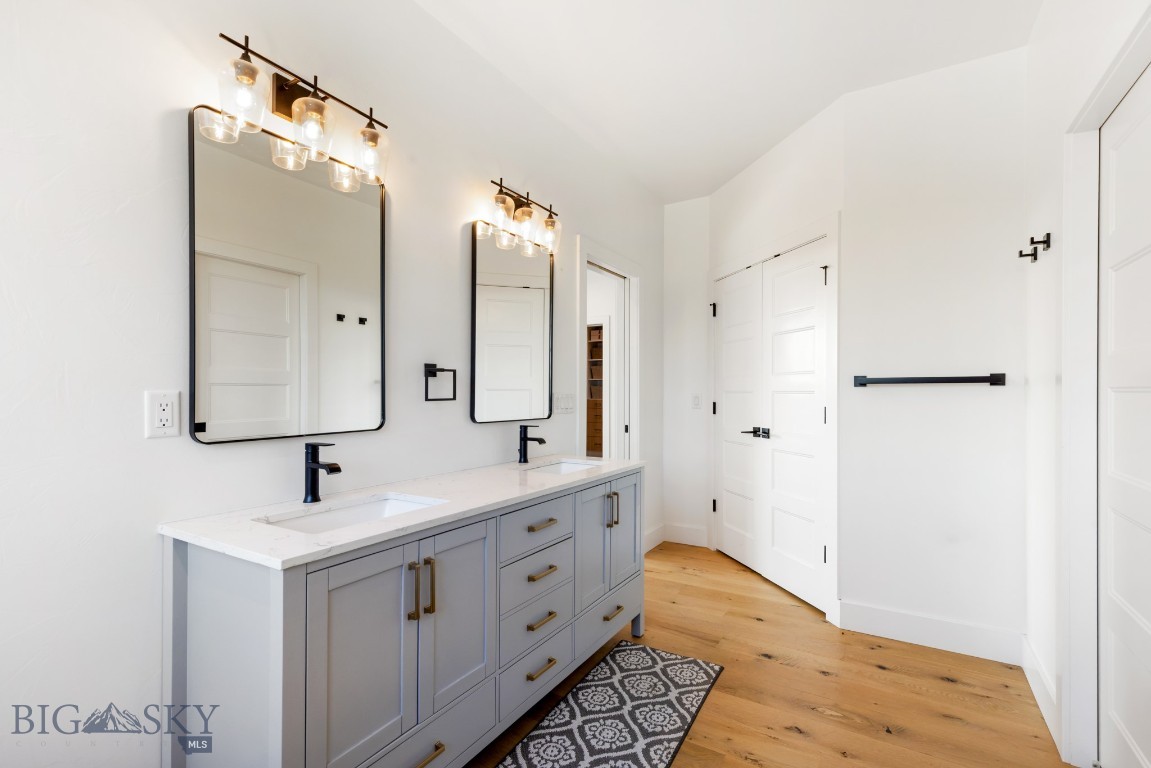 557 St Andrews Property Photo 28