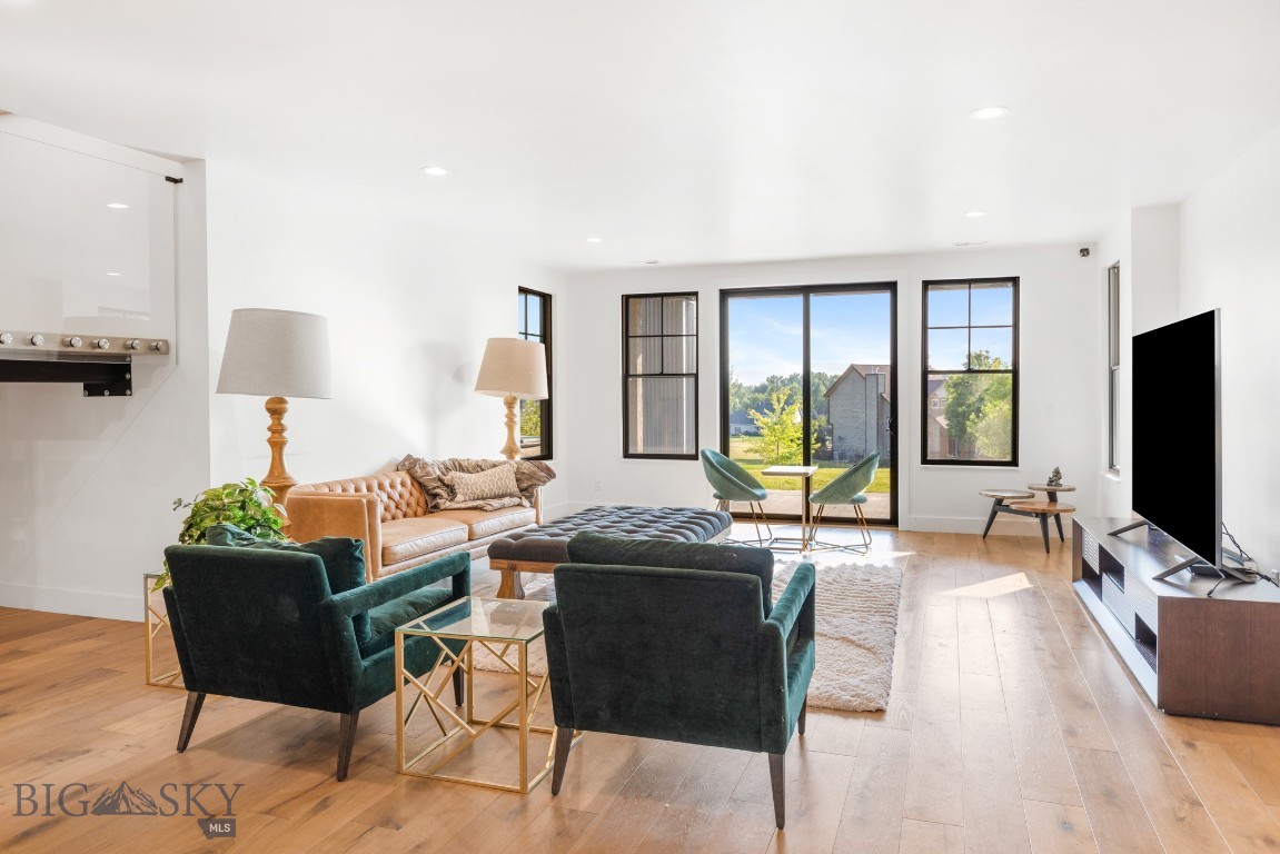 557 St Andrews Property Photo 33