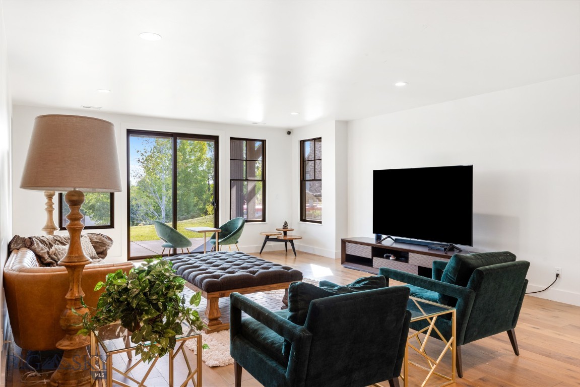 557 St Andrews Property Photo 34