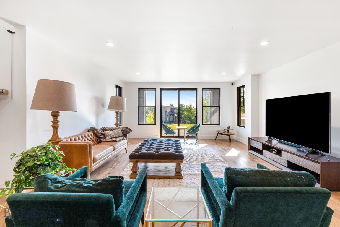 557 St Andrews Property Photo 35