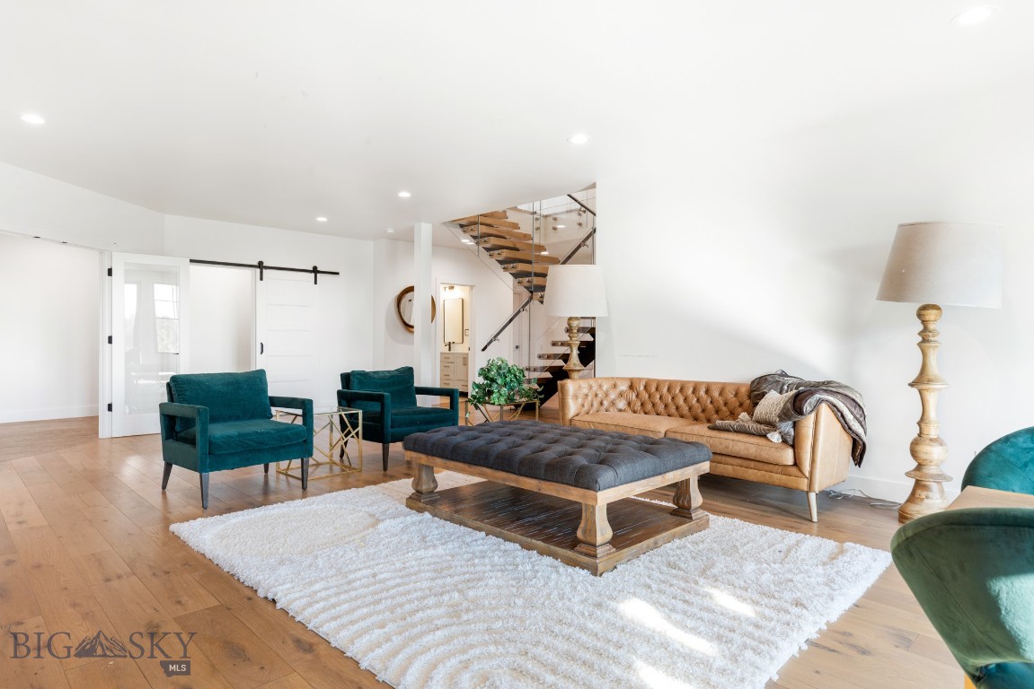 557 St Andrews Property Photo 36