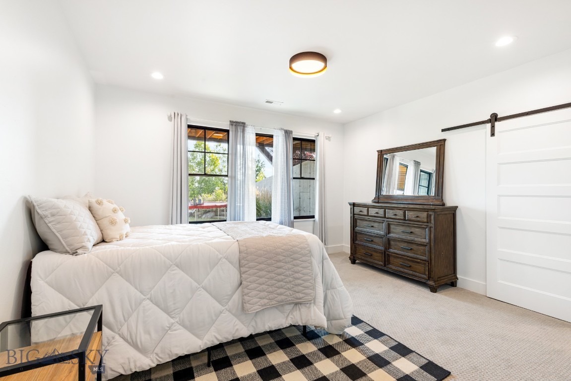 557 St Andrews Property Photo 38