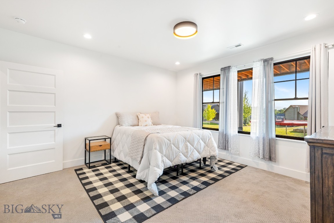 557 St Andrews Property Photo 39