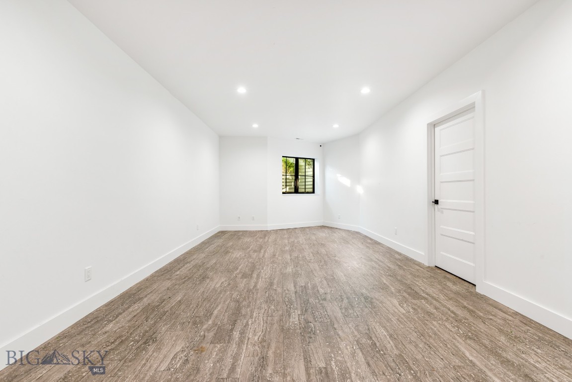 557 St Andrews Property Photo 41