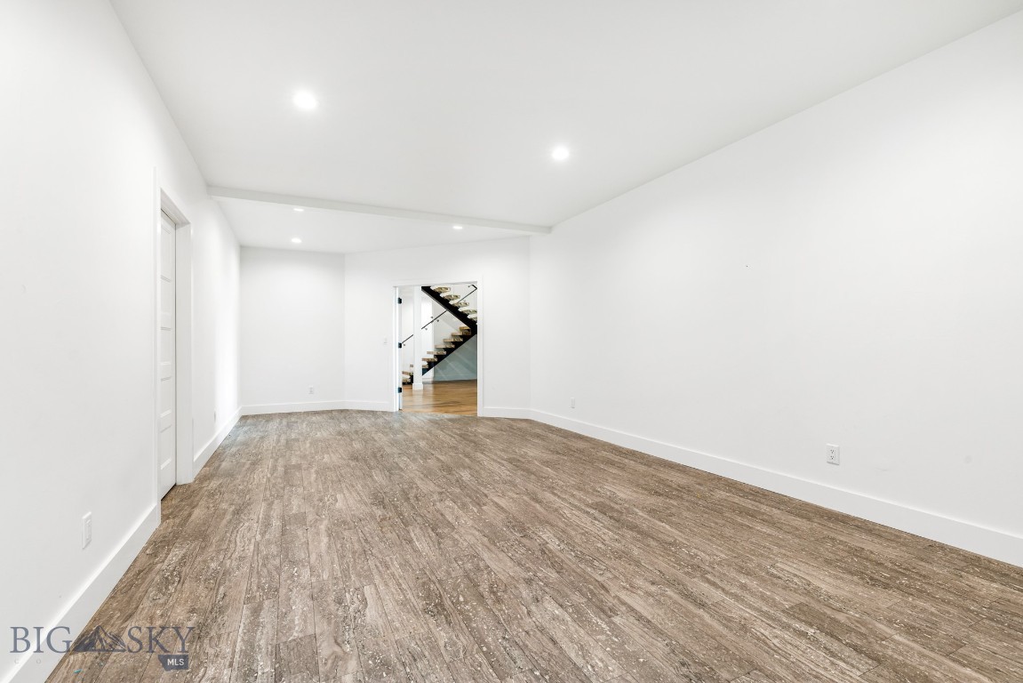 557 St Andrews Property Photo 42