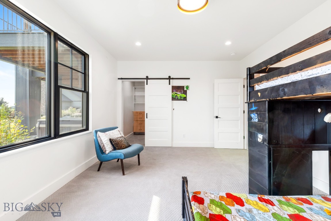 557 St Andrews Property Photo 44